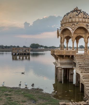 gadisar lake jaisalmer