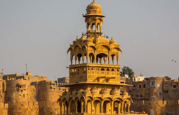 udaipur to jaisalmer taxi services